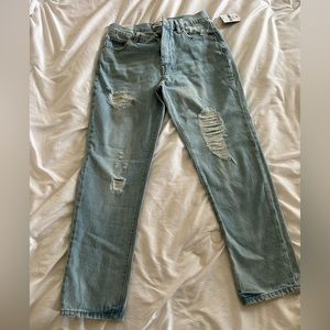 Brand new, never worn Forever 21 jeans size 28
